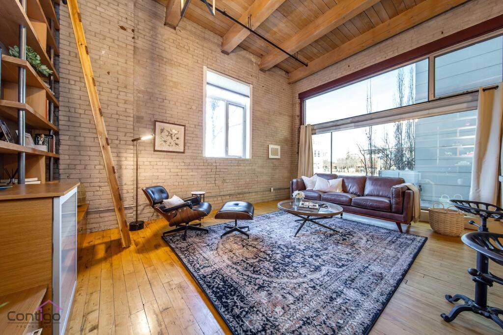 Historic Jd Loft, Near Ice District, Rogers Place, Ug Parking Edmonton Bagian luar foto