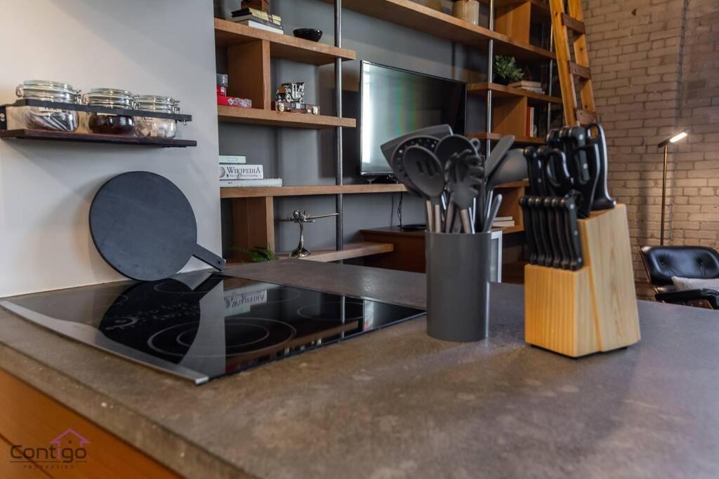 Historic Jd Loft, Near Ice District, Rogers Place, Ug Parking Edmonton Bagian luar foto