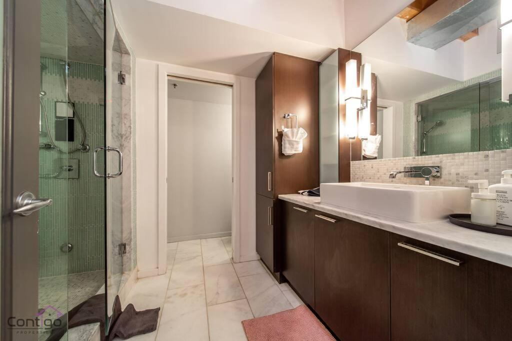 Historic Jd Loft, Near Ice District, Rogers Place, Ug Parking Edmonton Bagian luar foto