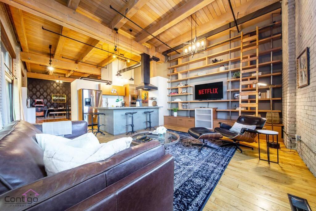 Historic Jd Loft, Near Ice District, Rogers Place, Ug Parking Edmonton Bagian luar foto